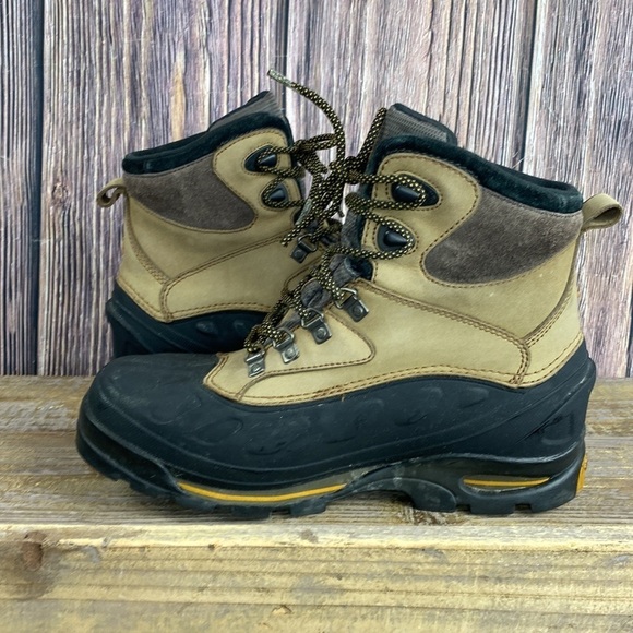 Columbia Men’s Bugabootoo- Size 9 - Picture 7 of 10